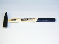 Kladivo dřevěná násada, 200g